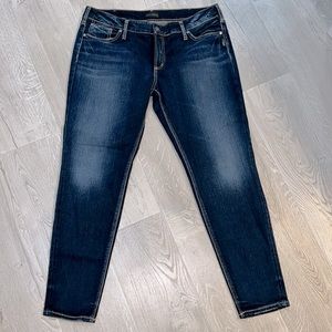 Women’s Suki Skinny Silver Jeans brand new!